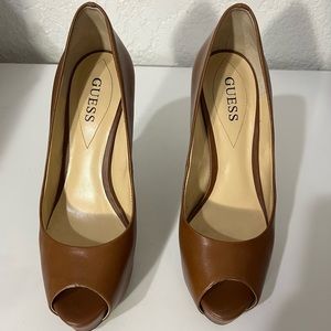 Cacei Peep Toe Platform Leather Pumps
